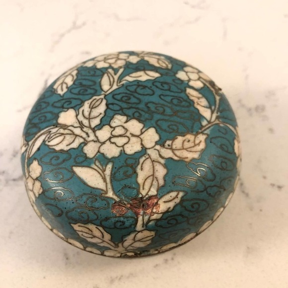 Antique Chinese Cloisonne Lidded Trinket Box - Picture 5 of 10